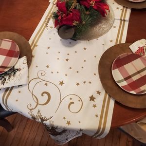 Williams Sonoma 'Twas the night table runner